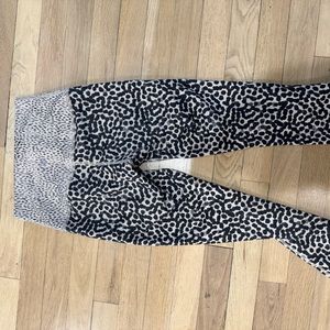 Lululemon cheetah leggings size 4